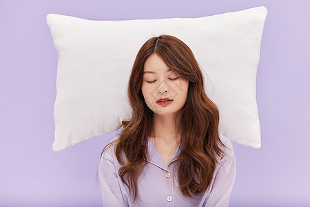 年轻少女睡眠形象图片