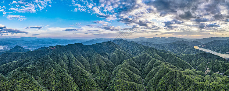 航拍山脉全景图图片