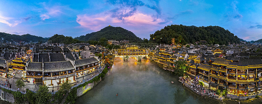 航拍湖南湘西凤凰古城全景图