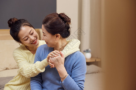 母女合影亲密的母女关系背景