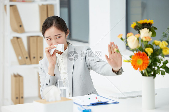 职场商务女性花粉过敏图片