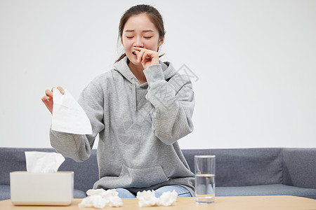 冬季喝水独居在家生病的女性背景