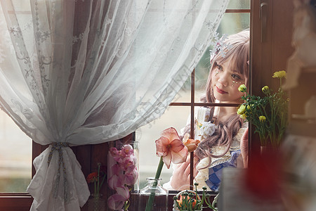 小女孩漫画窗前的唯美洛丽塔形象背景