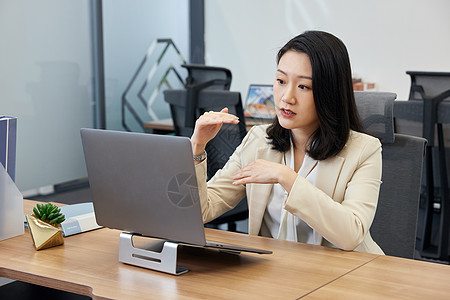 职业女性职场商务女性办公视频会议背景