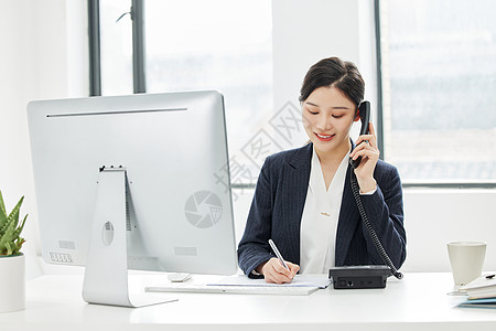 美女客服话务员服务通话记录形象图片