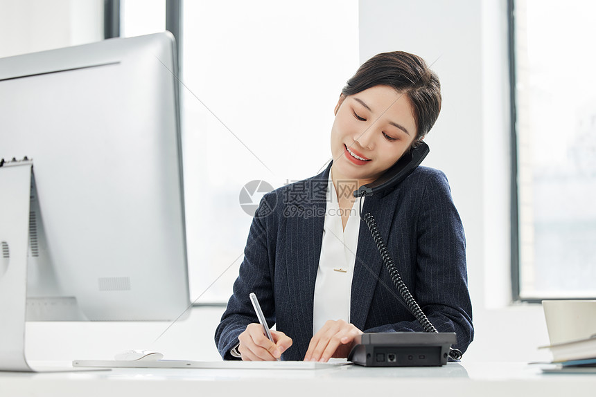 美女客服话务员服务通话图片