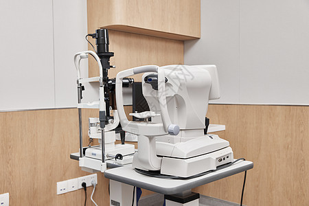 诊室里的视力矫正仪器图片
