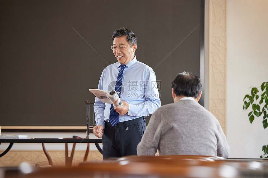 老年大学教师图片