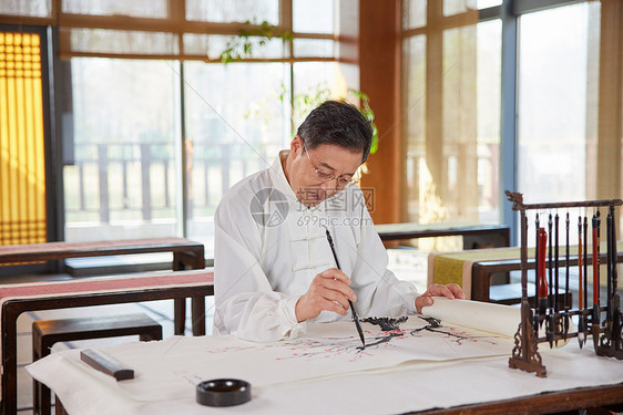 老年人穿着传统服饰画国画图片