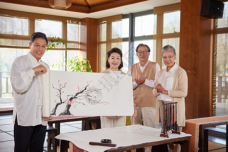 老年学习老年人聚会讨论国画背景