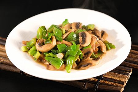 蘑菇炒青椒食物美食中餐图片