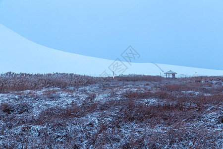 雪后鸣沙山图片