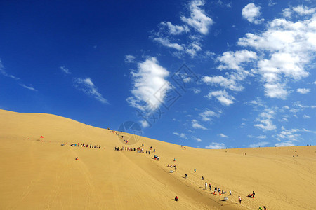 鸣沙山图片