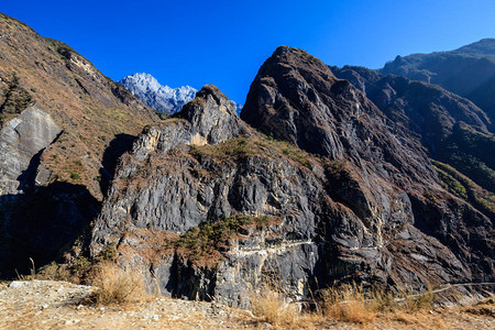 云南香格里拉虎跳峡图片