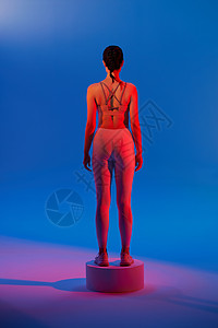 女性曲线多彩元宇宙健身美女展示身材背景