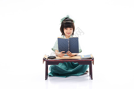 穿汉服的小女孩阅读古书形象中国文化高清图片素材