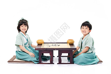 国学儿童下五子棋形象图片