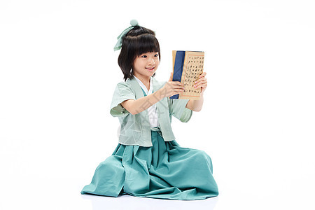 穿汉服的小女孩阅读古书形象学习高清图片素材
