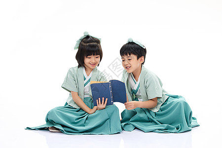 穿汉服的孩子们阅读古书传统文化高清图片素材