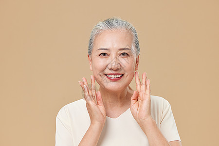 健康老年人护肤概念图片