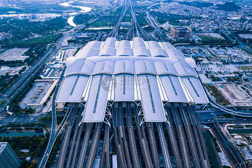 航拍广州南站高铁站全景基础建设国家建设图片