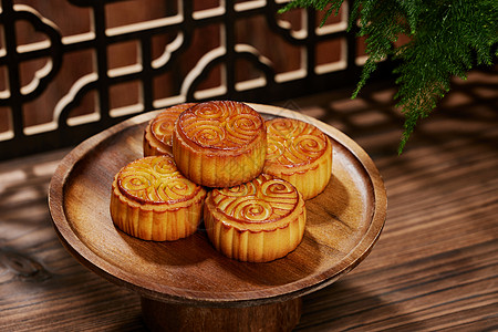 八月你好美味中国传统中秋节月饼背景