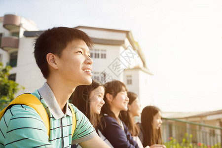 在校青少年学生群体图片