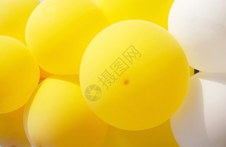黄色和白色的气球图片