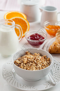 早餐麦片牛奶橙汁图片