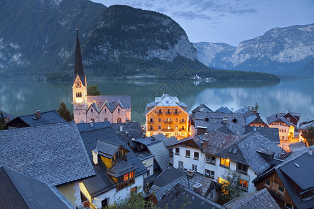 黄昏时段有名的阿尔卑斯山村Ha背景图片
