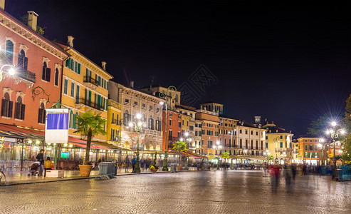 PiazzaBra维罗纳的中心广场图片