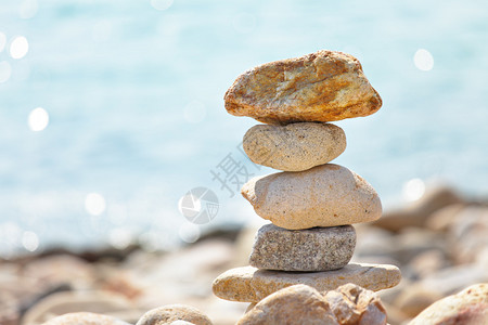 平衡岩石图片