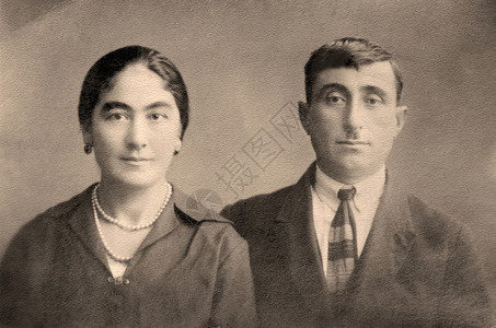 从1914年代开始的家族肖像这是一个以sepia调制的不饱图片