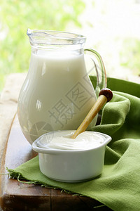 奶制品牛奶酸奶图片