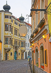 奥地利林茨老城的街景背景图片