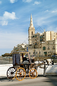马耳他瓦莱塔的旧马拉车图片