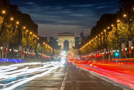 法国日落时的凯旋门巴黎市晚上在法国巴黎的图片