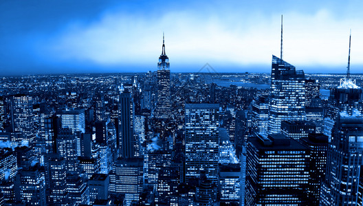 日落时的纽约市天际线图片