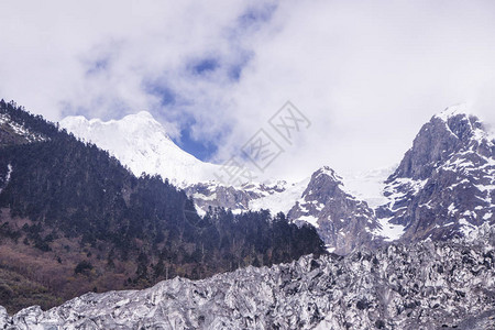 Meili雪山也称为Kawa图片