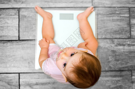 新生儿体重秤图片