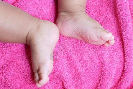 一个婴儿脚趾图片