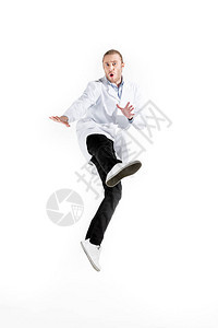 穿白外套的年轻医生在白图片