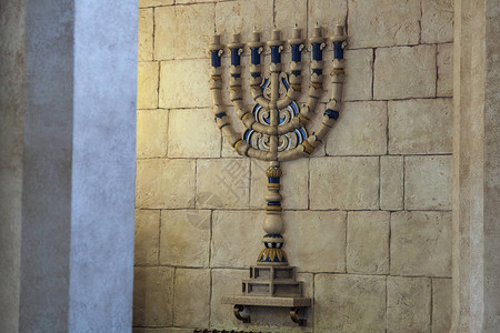 沃罗涅日犹太教堂的烛台高清图片