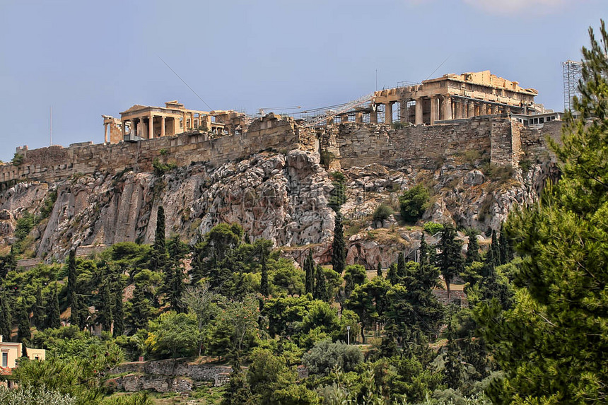 希腊雅典卫城上的长罗马神庙图片