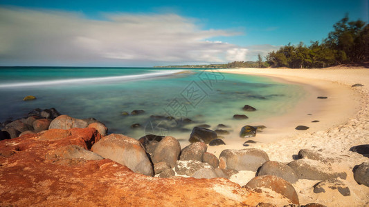 毛伊岛红土的海滩图片