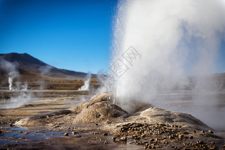 阿塔卡马沙漠的GeysersdelTatio图片