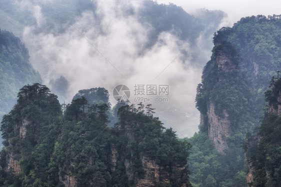 山顶高方尖像深谷的岩石一样在地表景色图片