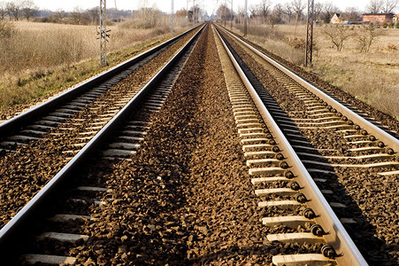 波兰的铁路靠近沃克洛夫市两条图片