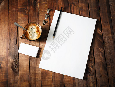 空白文具模板信笺名片咖啡杯和铅笔设计演示文稿和投资组图片