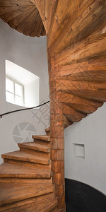 木质螺旋楼梯图片